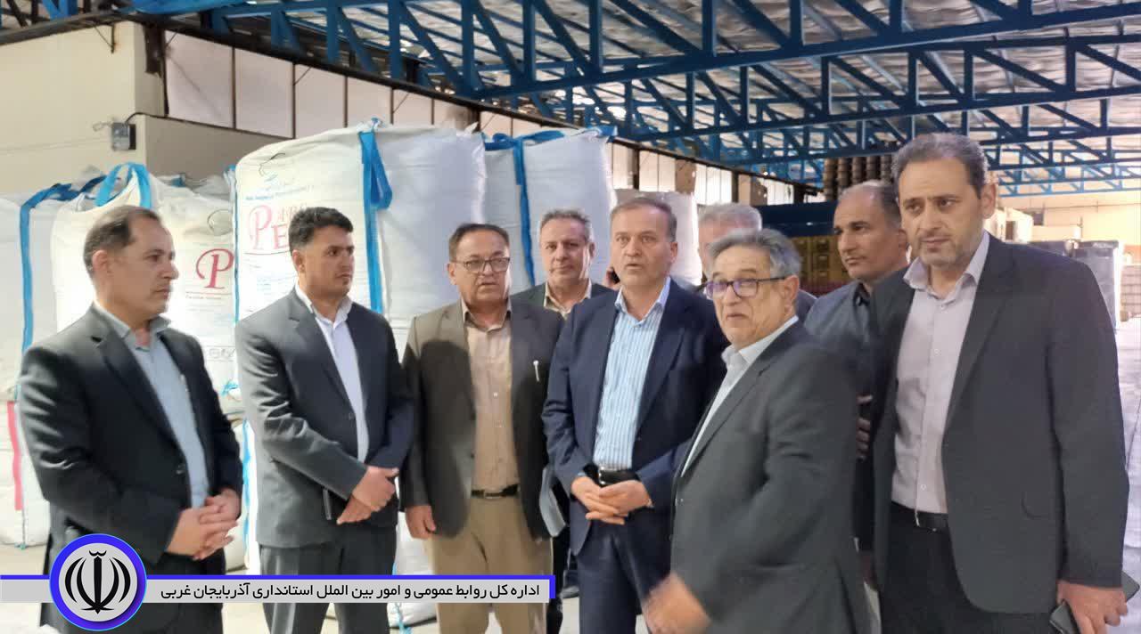 بازدید سرپرست فرمانداری شهرستان نقده از کارخانه زیپسازی آذرپلاست سولدوز( جعفرزاده) با هدف بررسی مشکلات و آمادهسازی برای فاز سوم توسعه + تصاویر