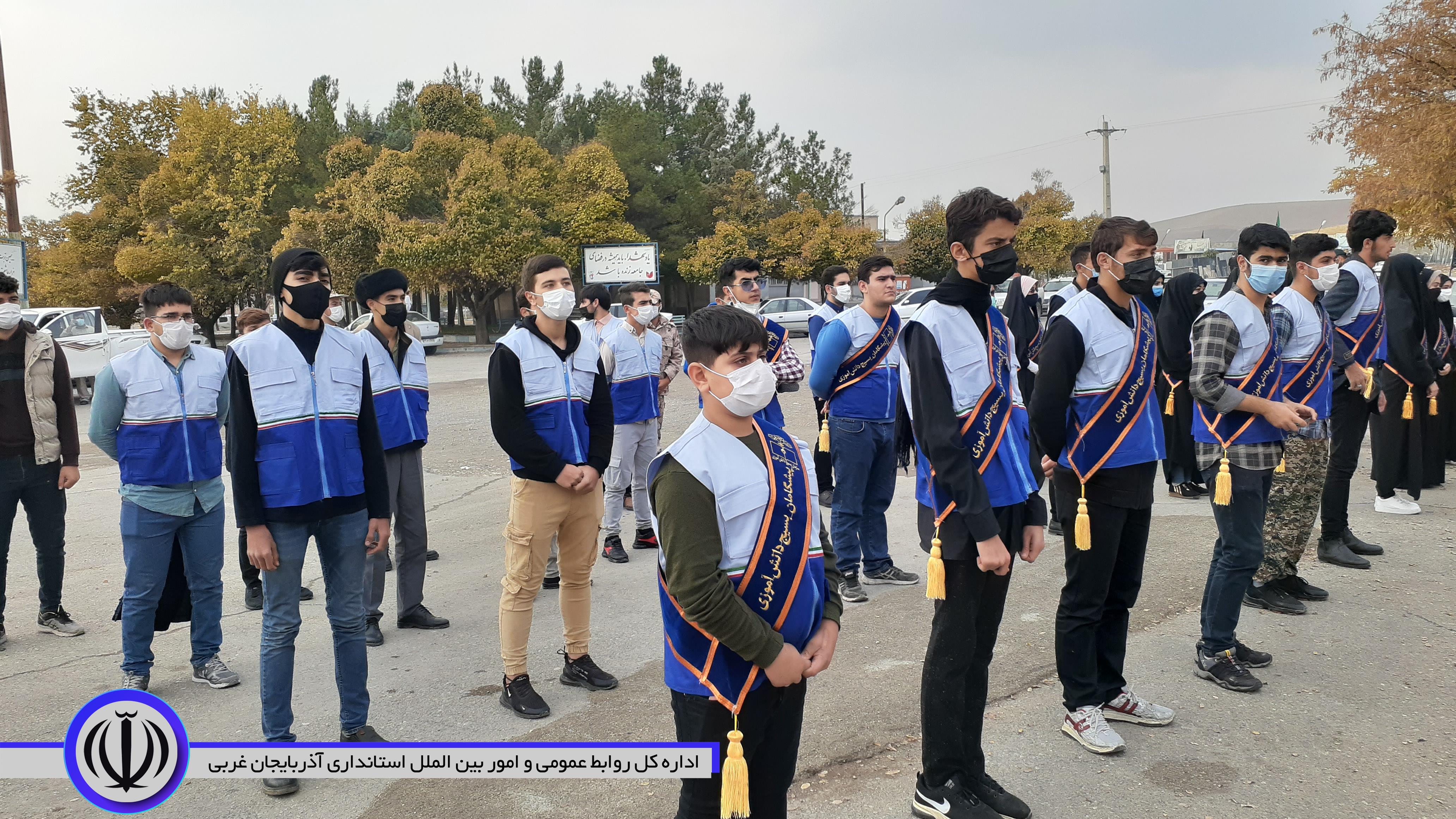 تجمع ضد استگباری و غبارروبی و عطر افشانی مزار مطهر شهدا با حضور فرماندار شهرستان