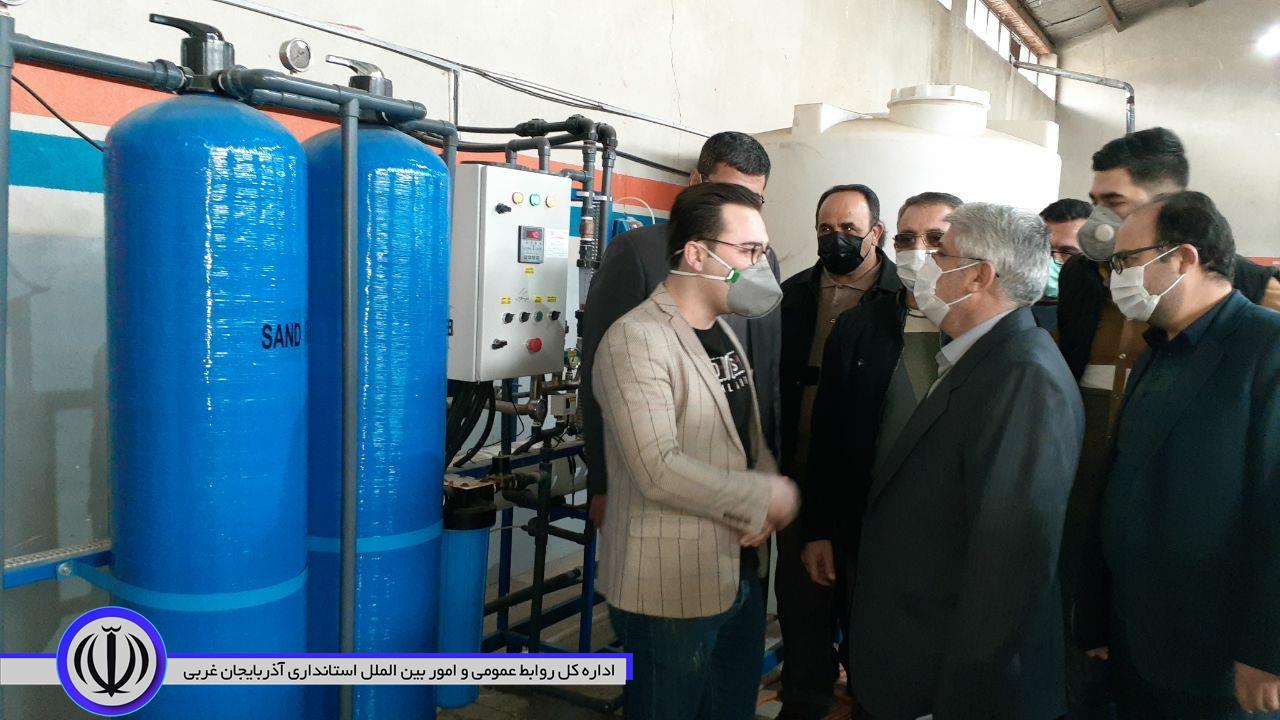 افتتاح کارگاه تولیدی ضدیخ با حضور منوچهر شاکر فرماندار شهرستان