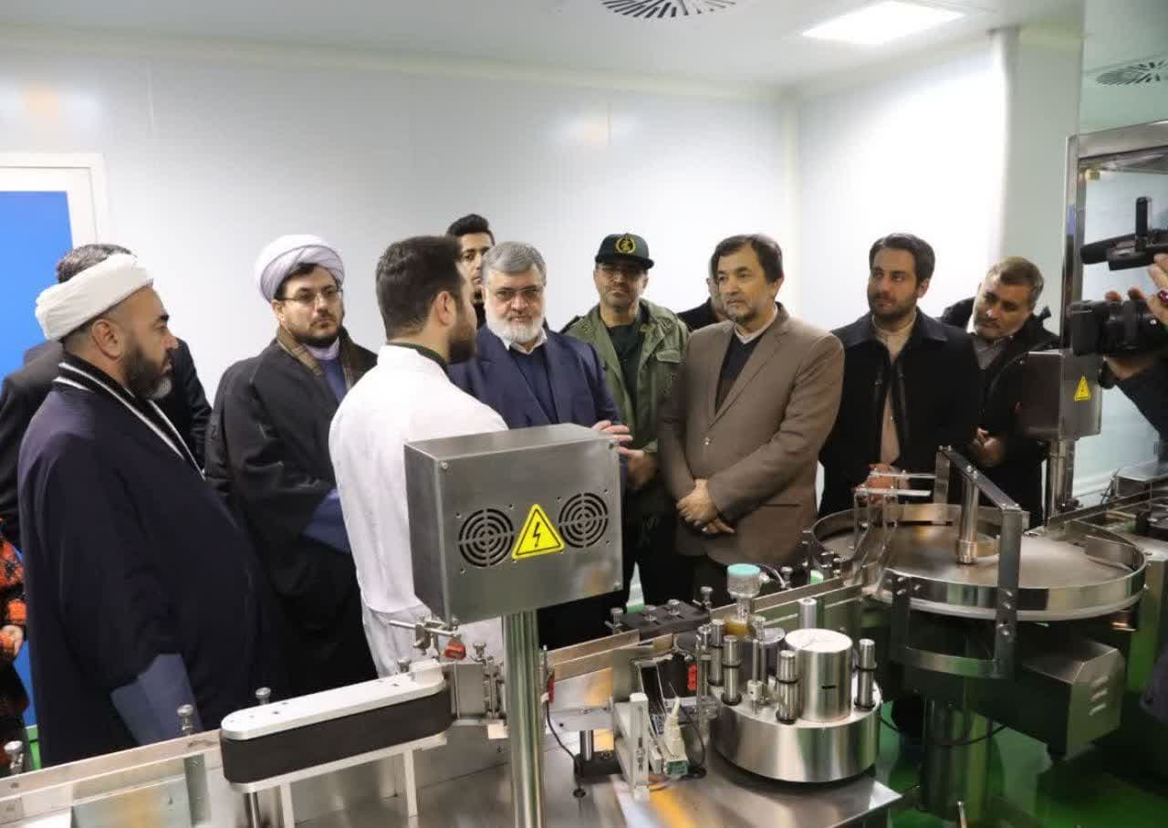 بازدید استاندار آذربایجانغربی از روند فعالیت واحد دانش بنیان شفاژن + تصاویر