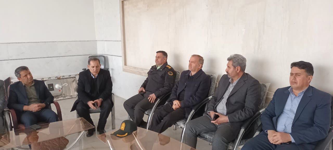 بازدید فرماندار نقده از مجتمع خودرویی و تصمیم‌گیری برای ساماندهی این مجتمع