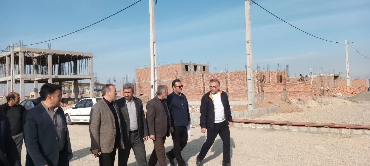 تأکید فرماندار نقده بر تسریع در اجرای پروژه 1100 واحدی نهضت ملی مسکن سایت کوزهگران