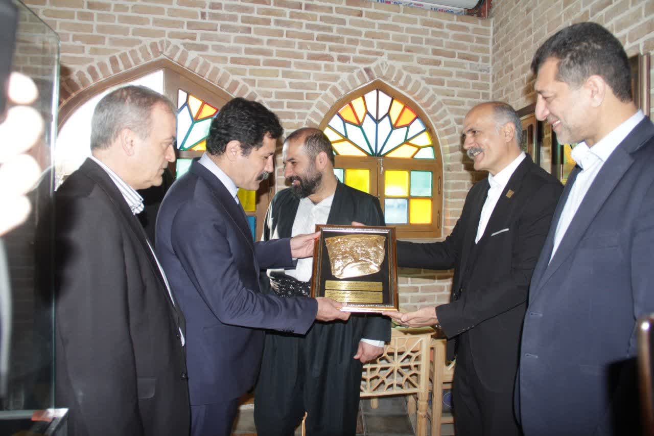 بازدید از واحد اقامتگاه بومگردی در حال ساخت در روستای حسنلو