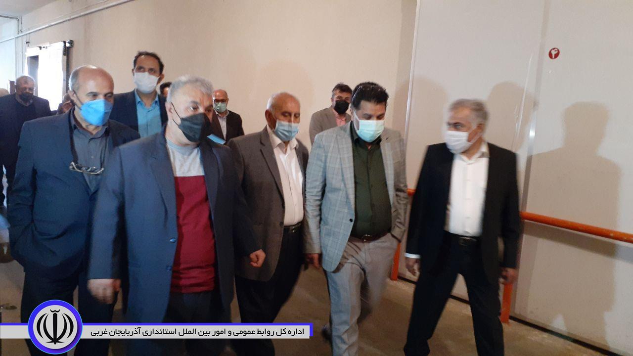 بازدید میدانی معاون وزیر صنعت، معدن و تجارت، رئیس هیت مدیره و مدیر عامل سازمان حمایت از مصرف کنندگان و تولیدکنندگان از مراکز نگهداری میوه در سردخانه های حوزه شهرستان نقده