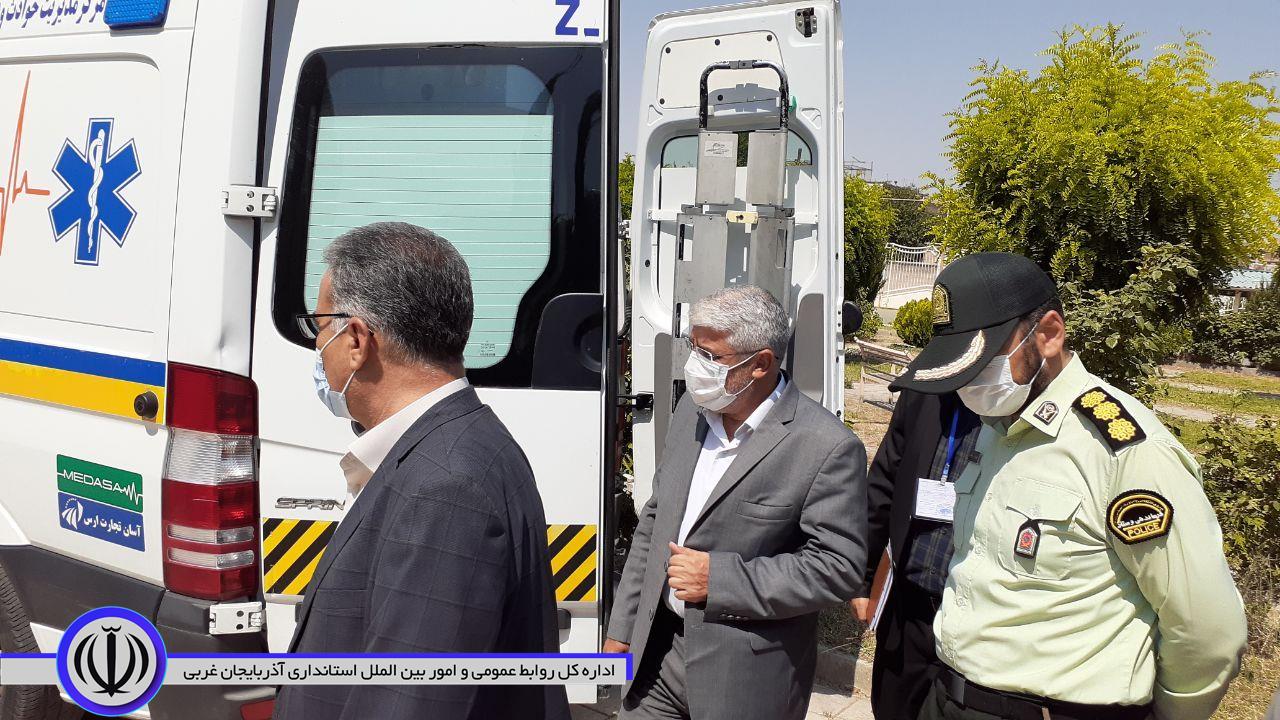 بازدید منوچهر شاکر فرماندار شهرستان از حوزه های برگزاری آزمون سراسری در حوزه شهرستان