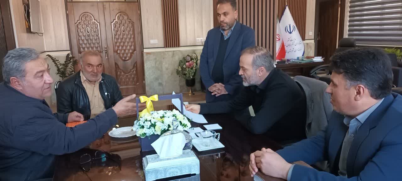 برگزاری ملاقات مردمی و دیدار چهره به چهره فرماندار نقده + تصاویر