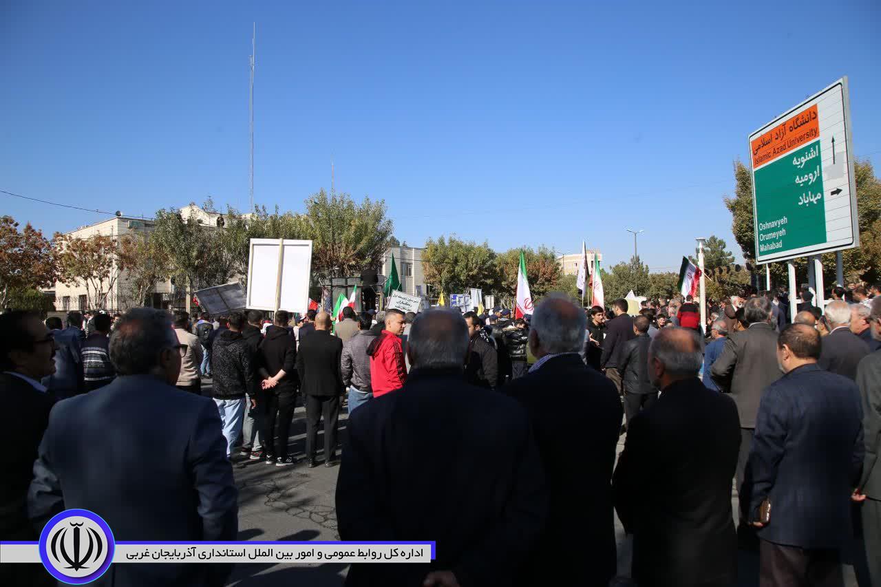 راهپیمایی باشکوه یومالله 13آبان در شهرستان نقده برگزار شد