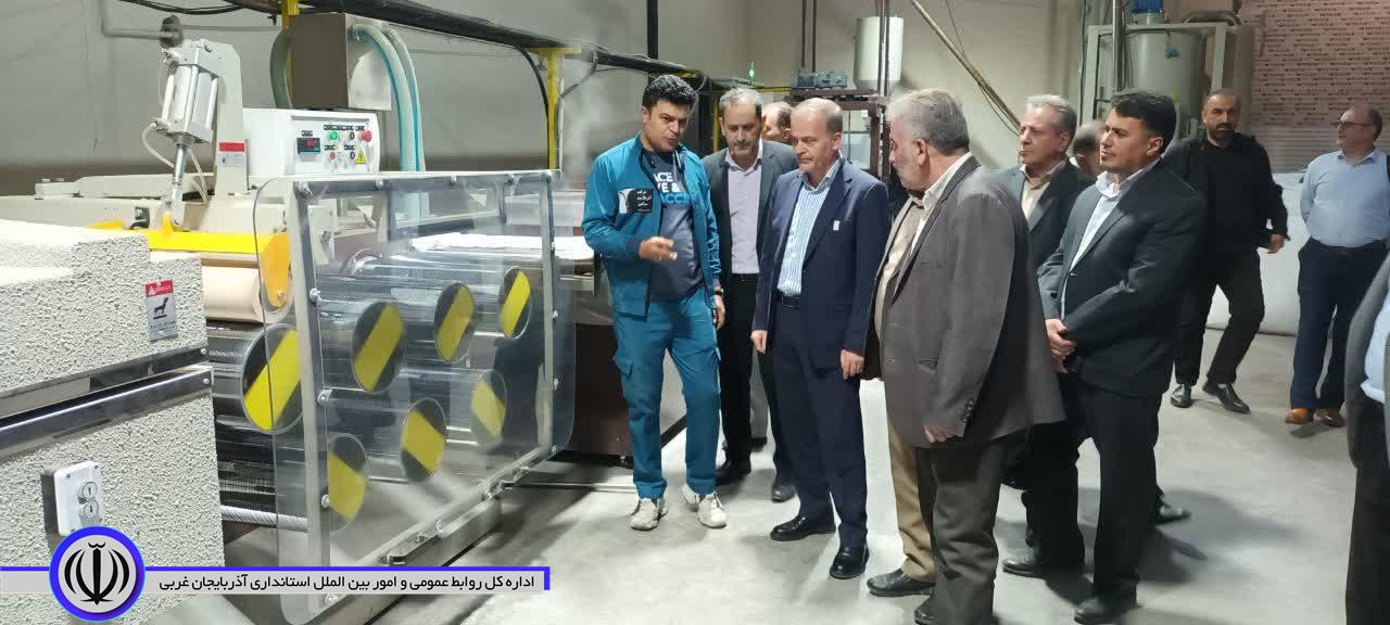 بازدید سرپرست فرمانداری شهرستان نقده از کارخانه زیپسازی آذرپلاست سولدوز( جعفرزاده) با هدف بررسی مشکلات و آمادهسازی برای فاز سوم توسعه + تصاویر