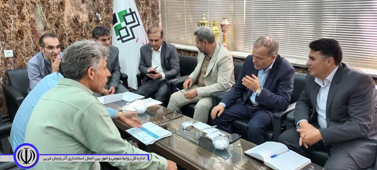 برگزاری میز ارتباطات مردمی سرپرست فرمانداری شهرستان در محل شهرداری نقده