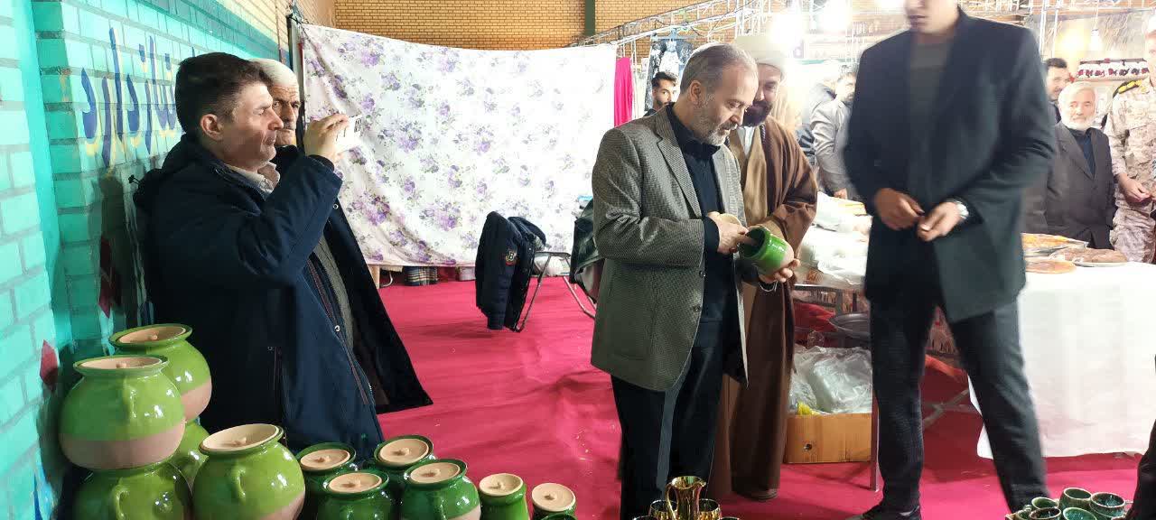 افتتاح نمایشگاه محصولات و تولیدات مددجویان کمیته امداد امام خمینی(ره) شهرستان نقده با حضور فرماندار