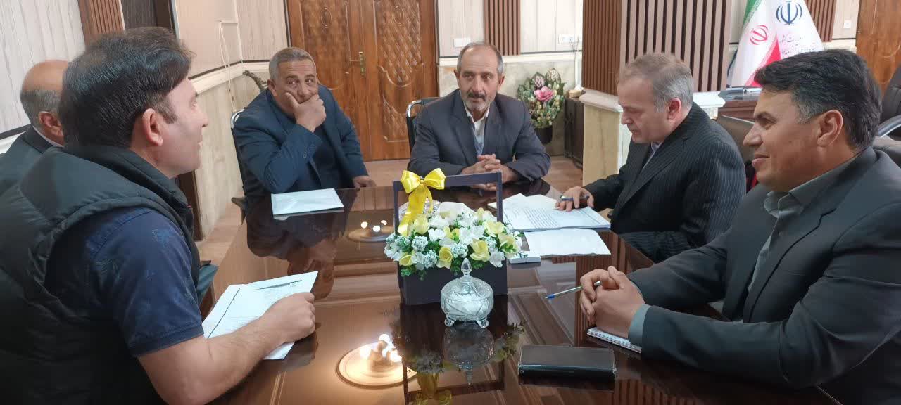 ملاقات مردمی و دیدار چهره به چهره امیرعباس جعفری فرماندار شهرستان نقده با مردم شریف شهرستان در راستای رسیدگی به مشکلات مردمی + تصاویر