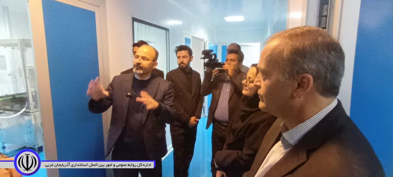 بازدید فرماندار نقده و مدیران وزارت صمت از کارخانه داروسازی داروگستر ساوا شفاژن