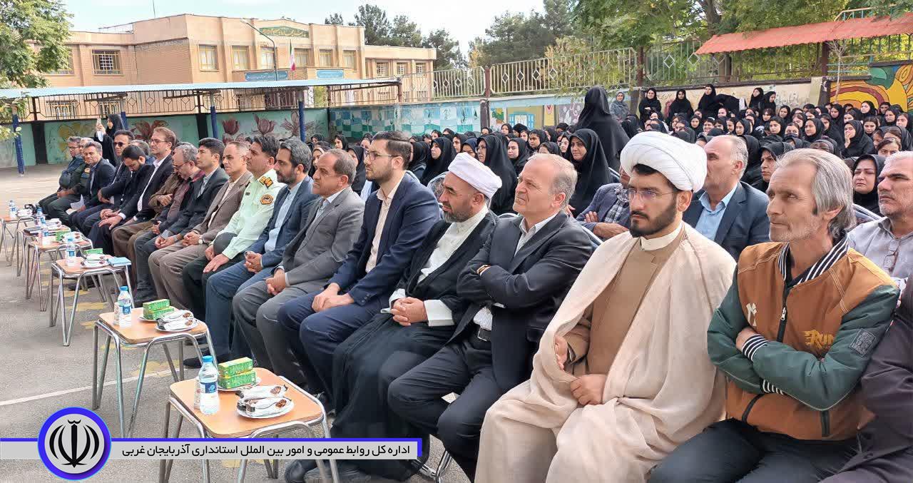 زنگ آغاز سال تحصیلی جدید با حضور سرپرست فرمانداری نقده نواخته شد