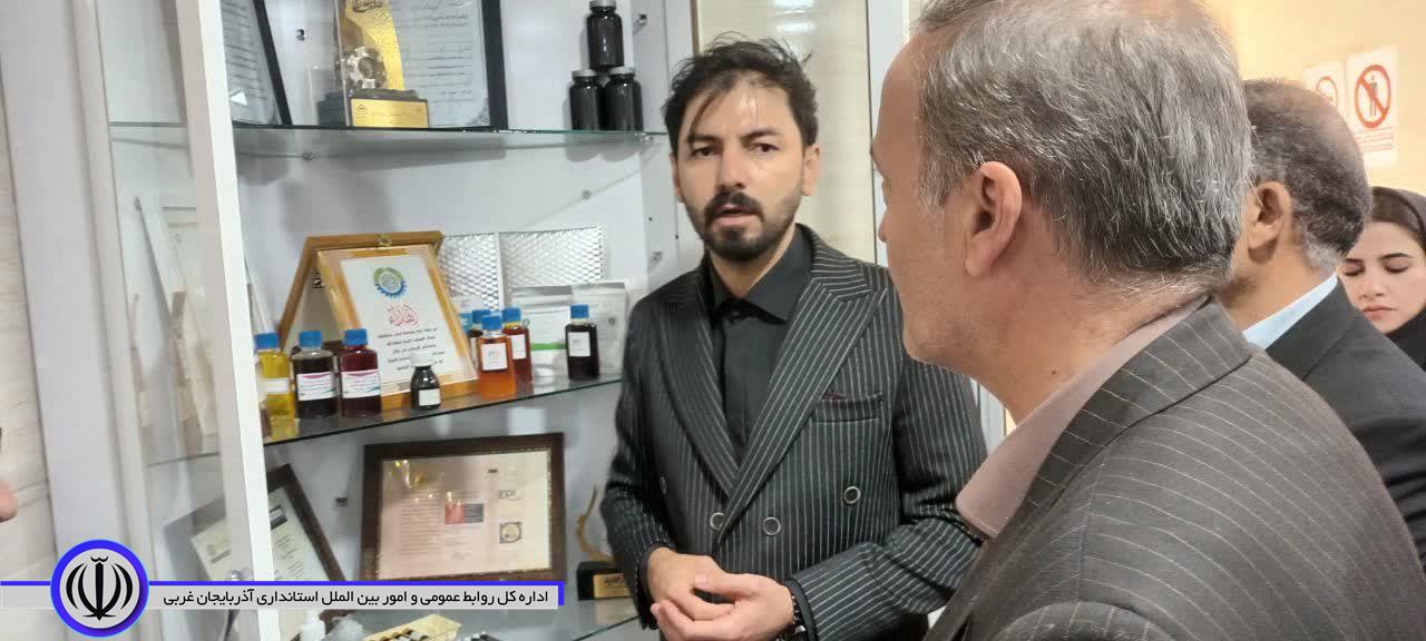 بازدید سرپرست فرمانداری نقده از شرکت داروگستر ساوا شفاژن و تأکید بر حمایت از واحدهای دانشبنیان