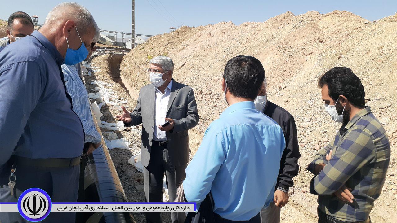 بازدید فرماندار نقده از روند اجرایی بهسازی و تعریض محور حیدرآباد