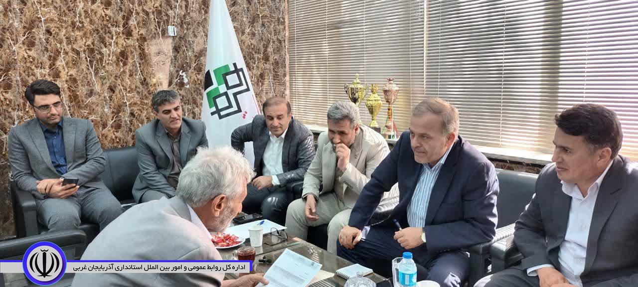 برگزاری میز ارتباطات مردمی سرپرست فرمانداری شهرستان در محل شهرداری نقده