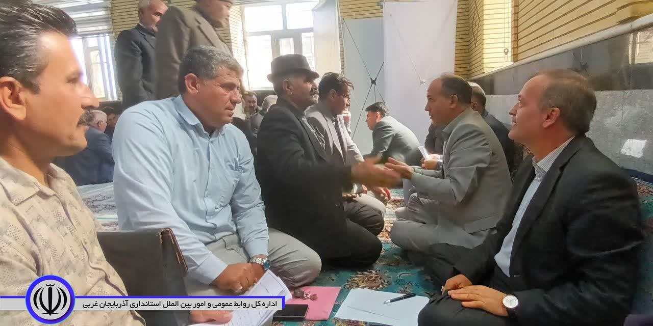 برگزاری میز ارتباطات مردمی فرماندار شهرستان نقده در شهر محمدیار