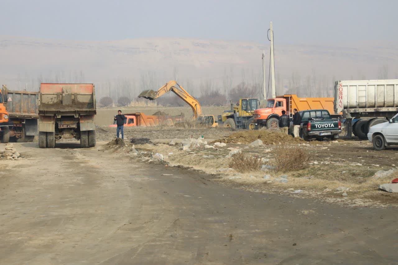 آلبوم تصویری / بازدید استاندار آذربایجانغربی از محل اتصال کانال انتقال آب سد کانی سیب به رودخانه گدار