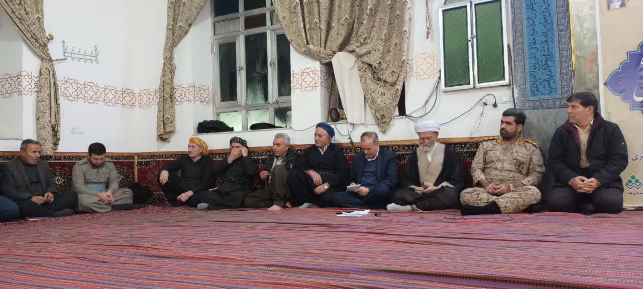 فرماندار نقده: وحدت ملی فتنه های دشمن را خنثی می‌کند/ با تلاش مسوولین و همراهی مردم مشکلات شهرستان حل می‌شود.