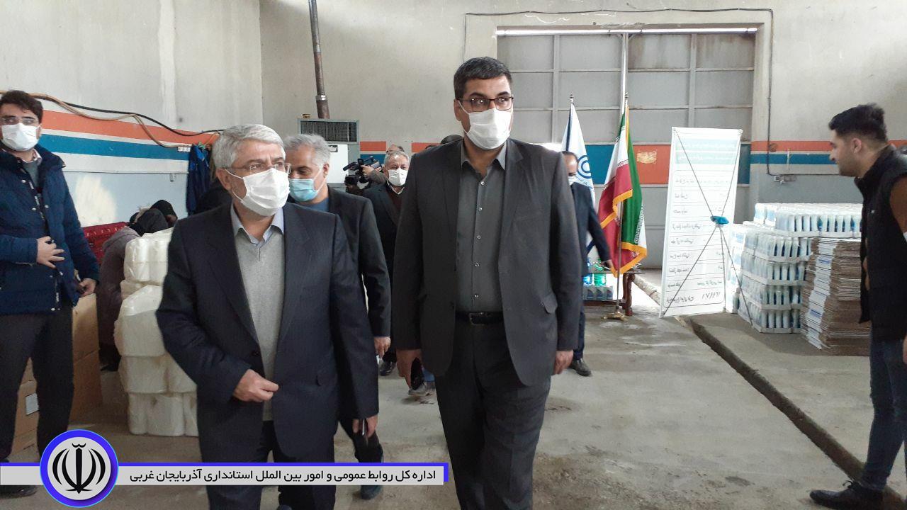 افتتاح کارگاه تولیدی ضدیخ با حضور منوچهر شاکر فرماندار شهرستان