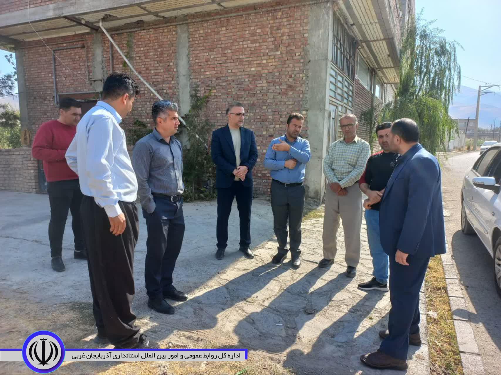 بازدید بخشدار مرکزی نقده از روستای بالقچی با هدف نظارت بر ساماندهی ورودی روستا