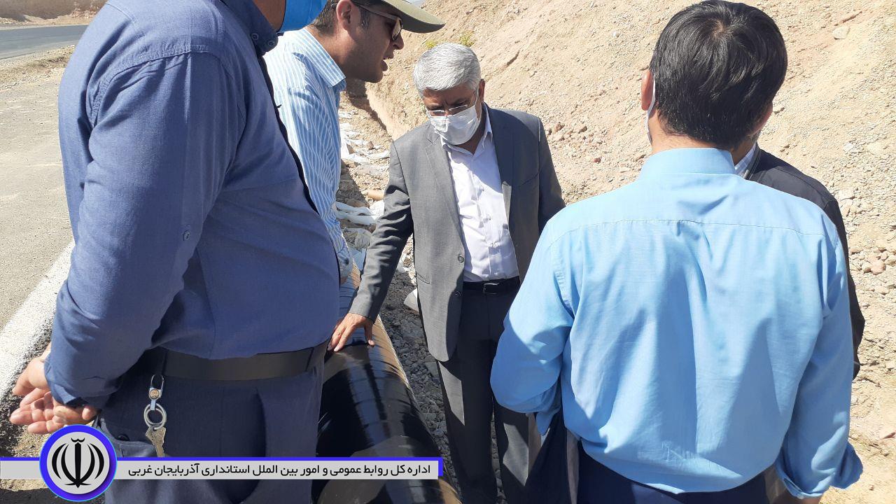 بازدید فرماندار نقده از روند اجرایی بهسازی و تعریض محور حیدرآباد