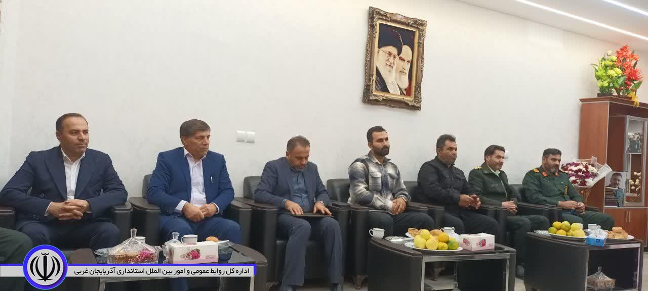 دیدار فرماندار نقده با فرمانده سپاه مهاباد و تبریک ارتقا و ترفیع درجه وی