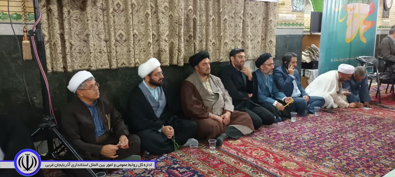 مراسم مولودی خوانی در مسجد جامع اهل سنت شهرستان برگزار شد