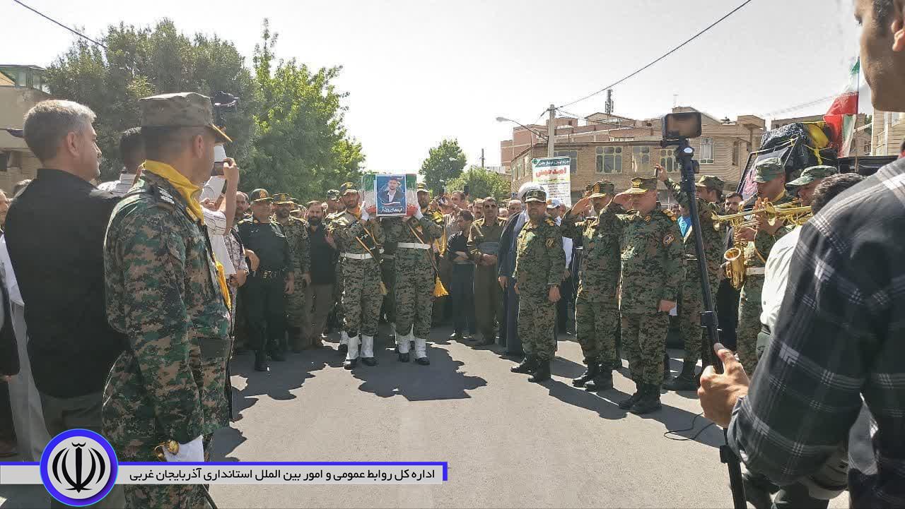 مراسم تشییع پیکر پاک شهید زبیر امینی فر در شهرستان نقده برگزار شد