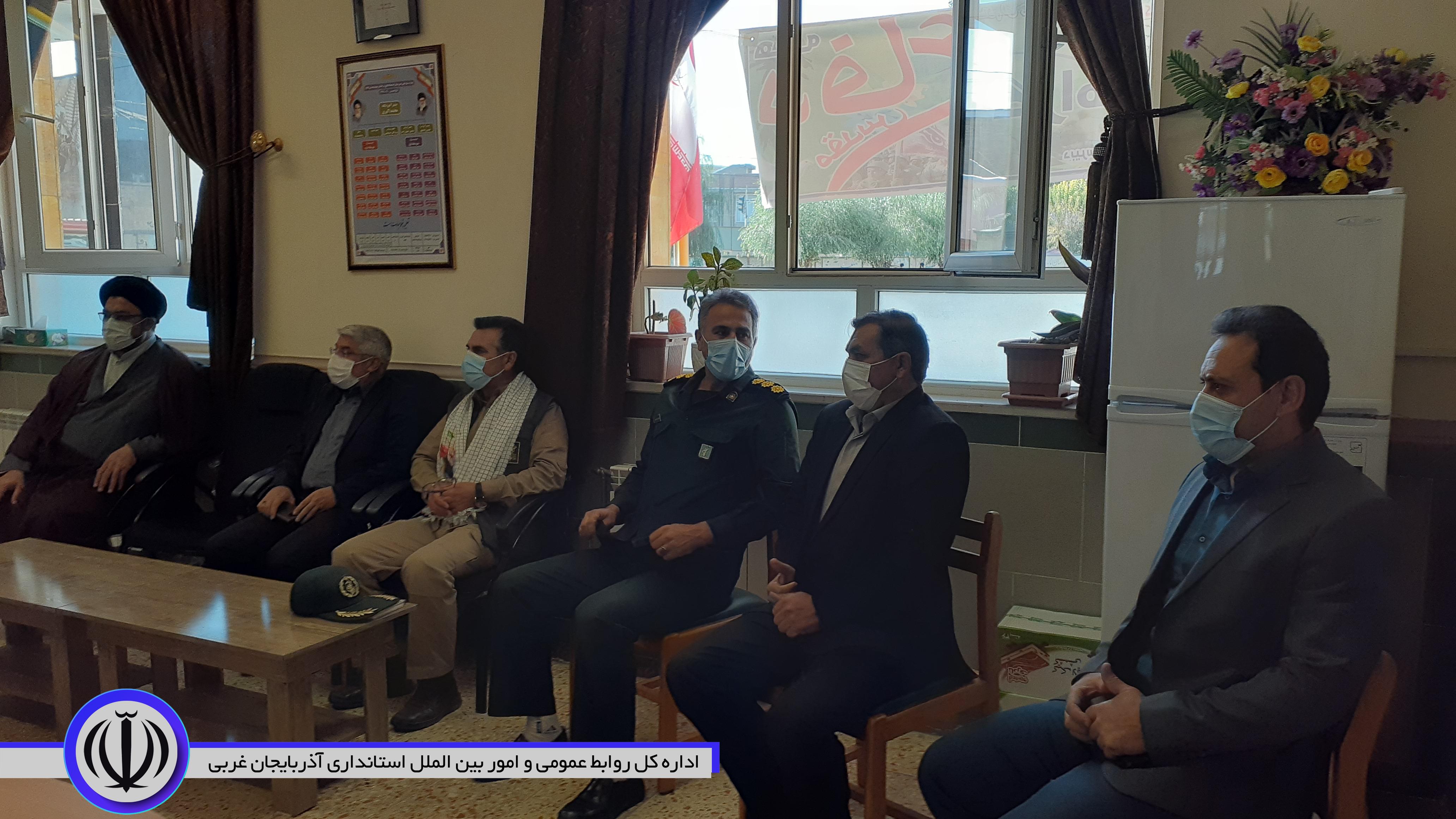 نواختن زنگ مقاومت و ایثار با حضور منوچهر شاکر فرماندار شهرستان نقده