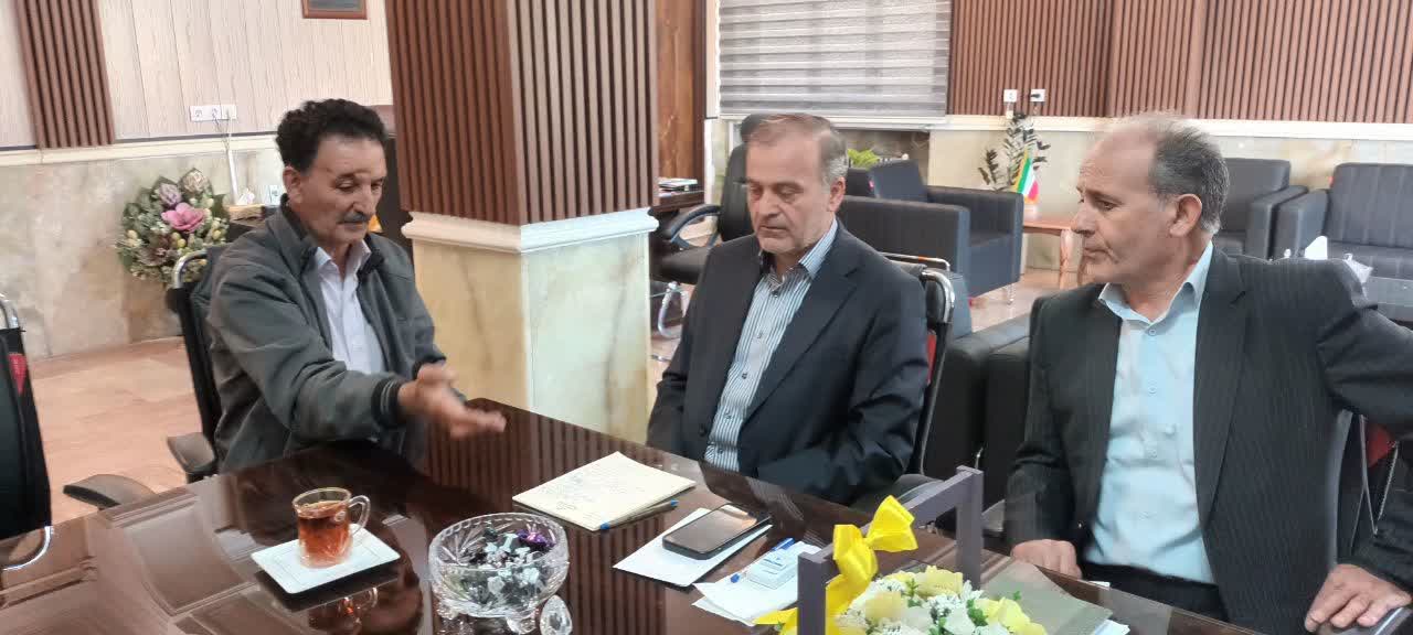 ملاقات مردمی و دیدار چهره به چهره امیرعباس جعفری فرماندار شهرستان نقده  با مردم شریف شهرستان در راستای رسیدگی به مشکلات مردمی + تصاویر