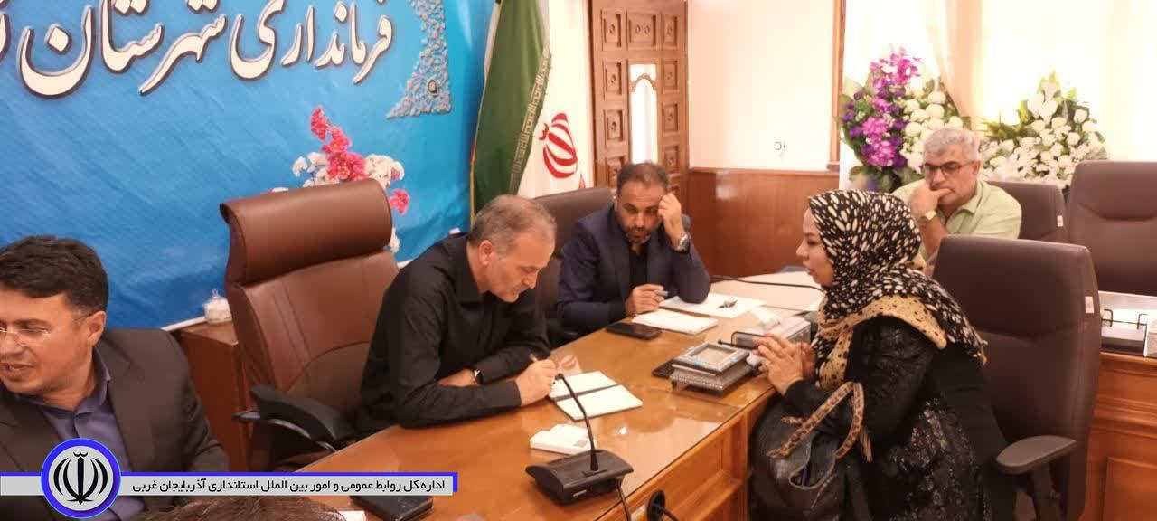 ملاقات مردمی و دیدار چهره به چهره سرپرست فرمانداری شهرستان نقده با شهروندان برگزار شد