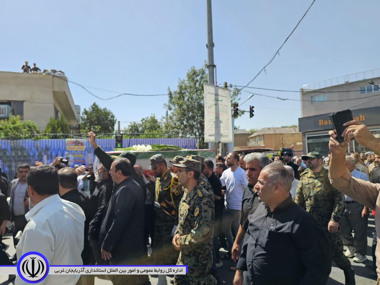 مراسم تشییع پیکر پاک شهید زبیر امینی فر در شهرستان نقده برگزار شد