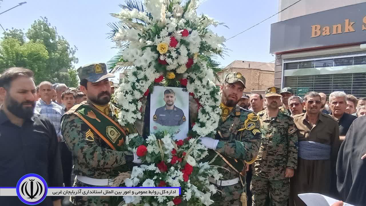 مراسم تشییع پیکر پاک شهید زبیر امینی فر در شهرستان نقده برگزار شد