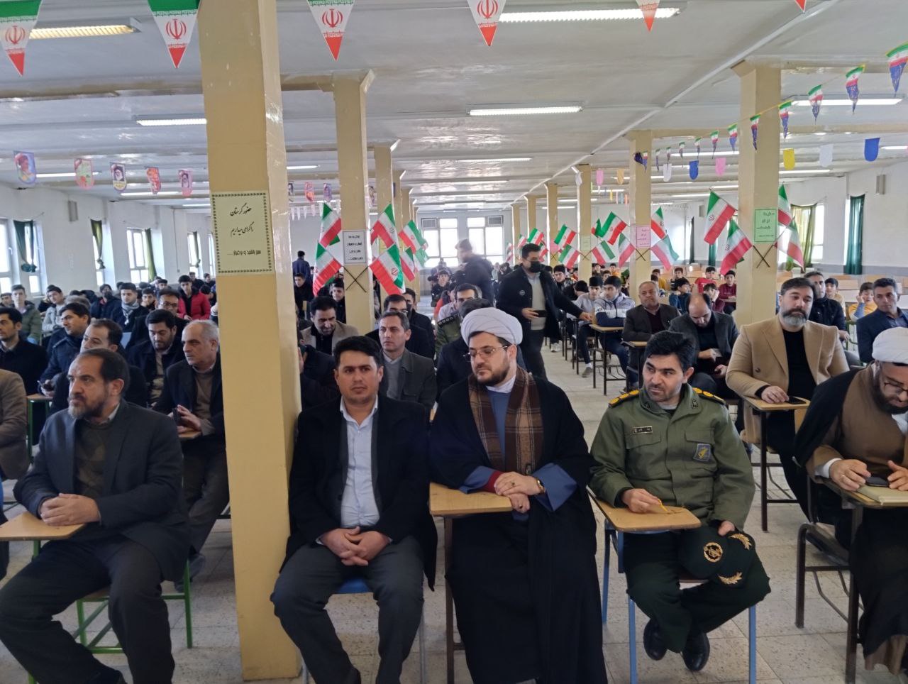 نواخته شدن زنگ انقلاب با حضور فرماندار شهرستان نقده