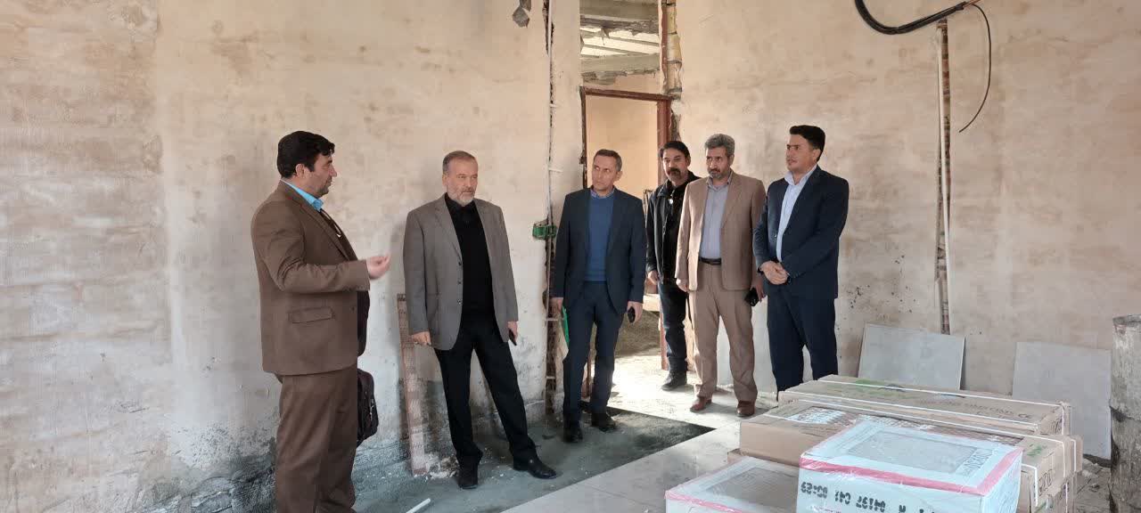 بازدید فرماندار نقده از پروژه احداث ساختمان اداری بیمه سلامت شهرستان