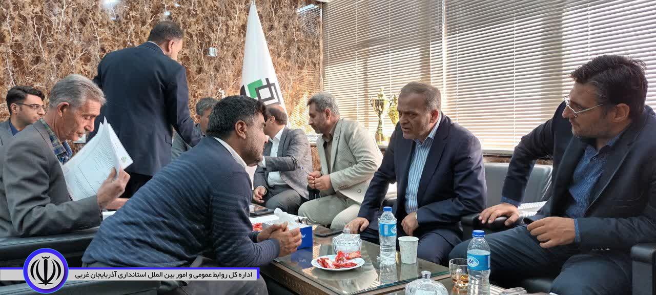 برگزاری میز ارتباطات مردمی سرپرست فرمانداری شهرستان در محل شهرداری نقده