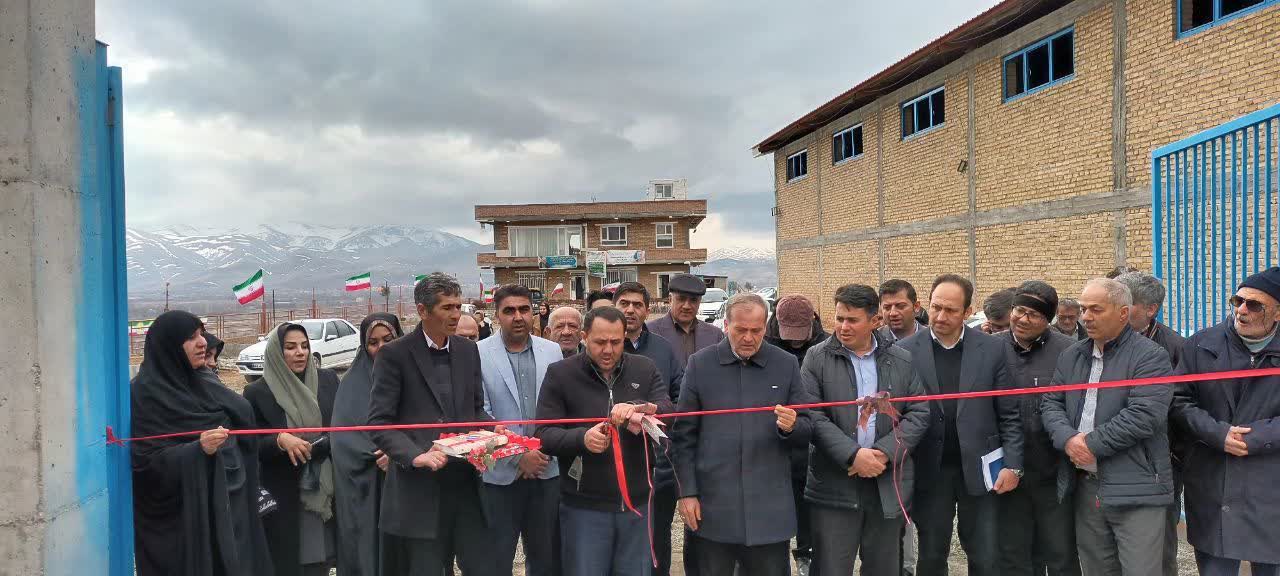 بهرهبرداری از واحد دامپروری پرورش گوسفند با حضور فرماندار شهرستان نقده