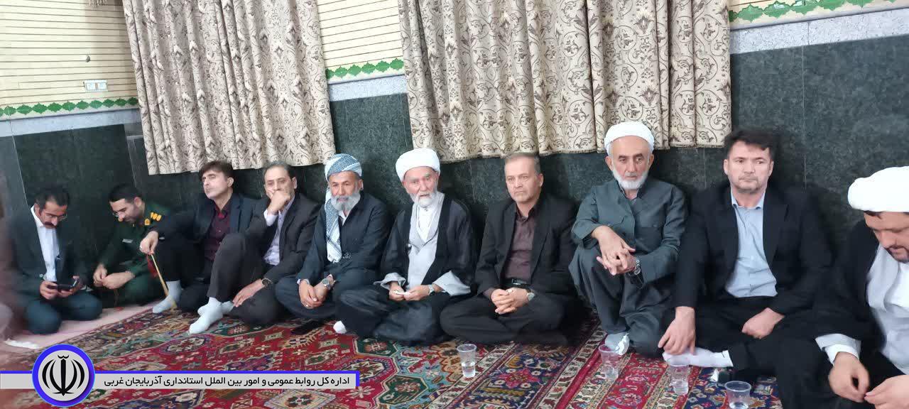 مراسم مولودی خوانی در مسجد جامع اهل سنت شهرستان برگزار شد