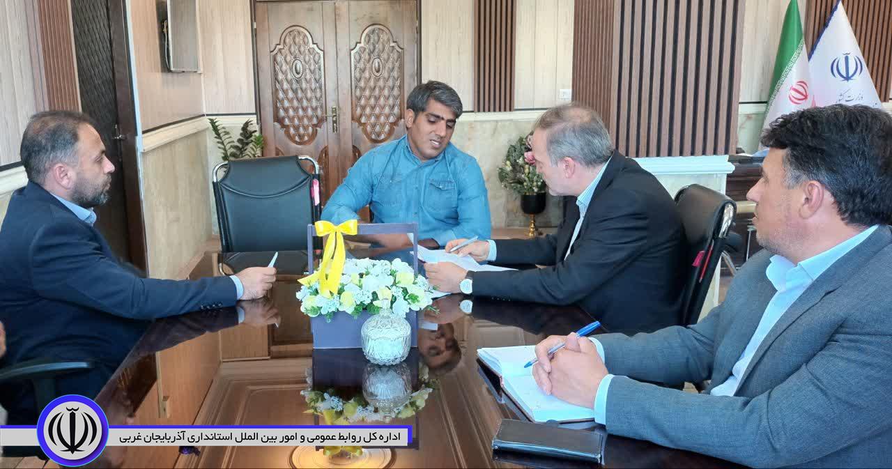 ملاقات مردمی و دیدار چهره به چهره سرپرست فرمانداری نقده با مردم شریف شهرستان