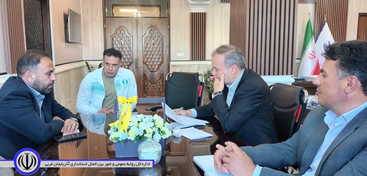 ملاقات مردمی و دیدار چهره به چهره سرپرست فرمانداری نقده با مردم شریف شهرستان