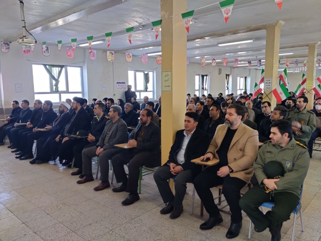 نواخته شدن زنگ انقلاب با حضور فرماندار شهرستان نقده