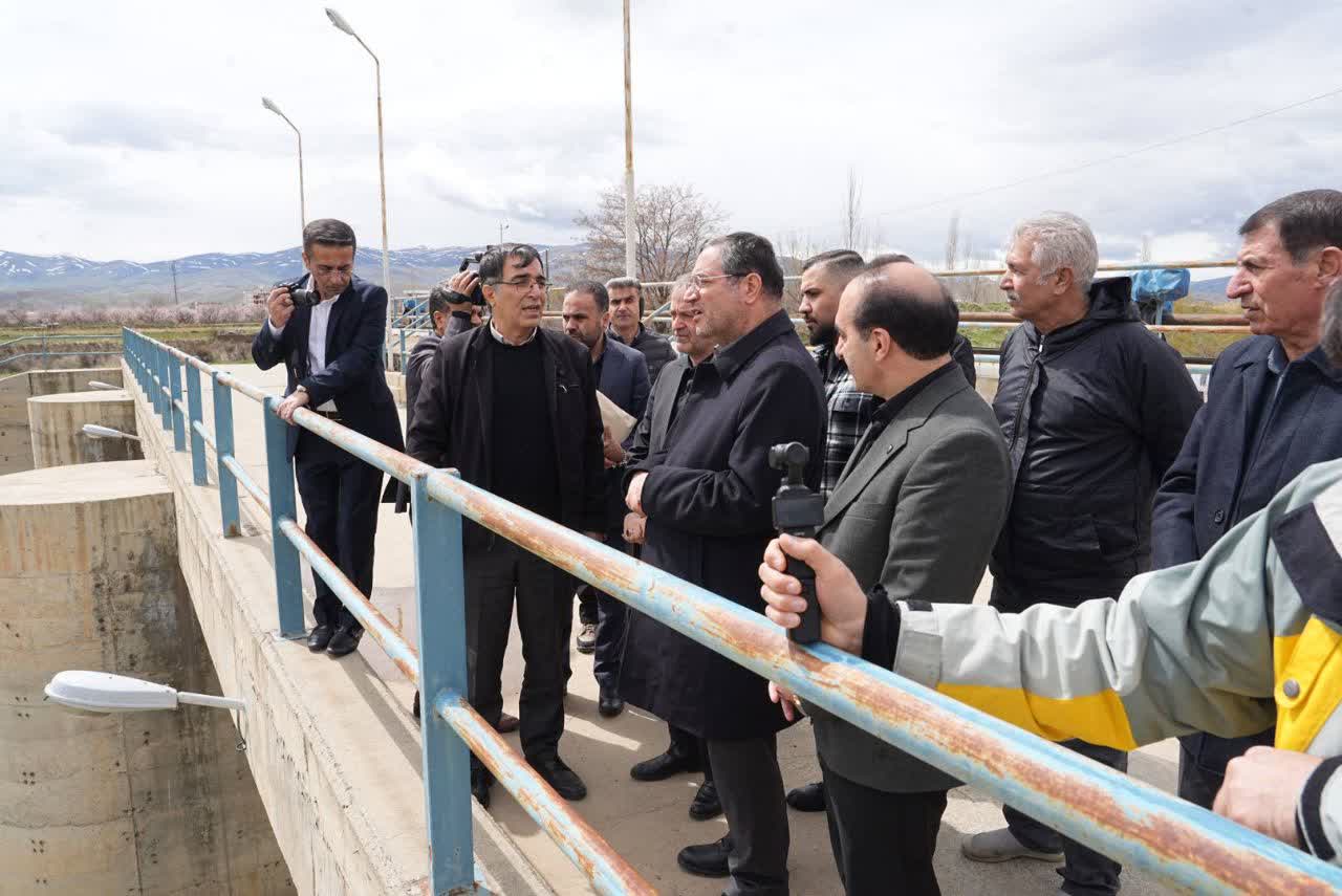 بازدید استاندار آذربایجان‌غربی و فرماندار نقده از آب‌بند انحرافی سد حسنلو در این شهرستان + تصاویر