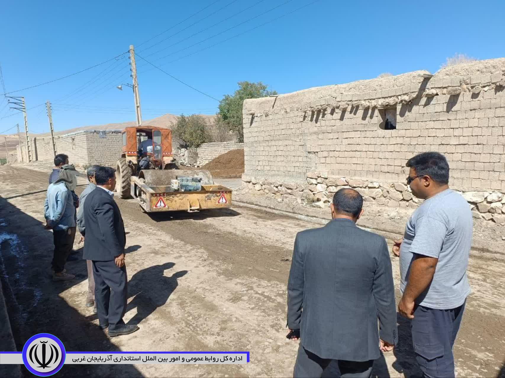 آغاز عملیات زیرسازی معابر روستای دشتقوره با حضور معاون عمرانی فرماندار نقده