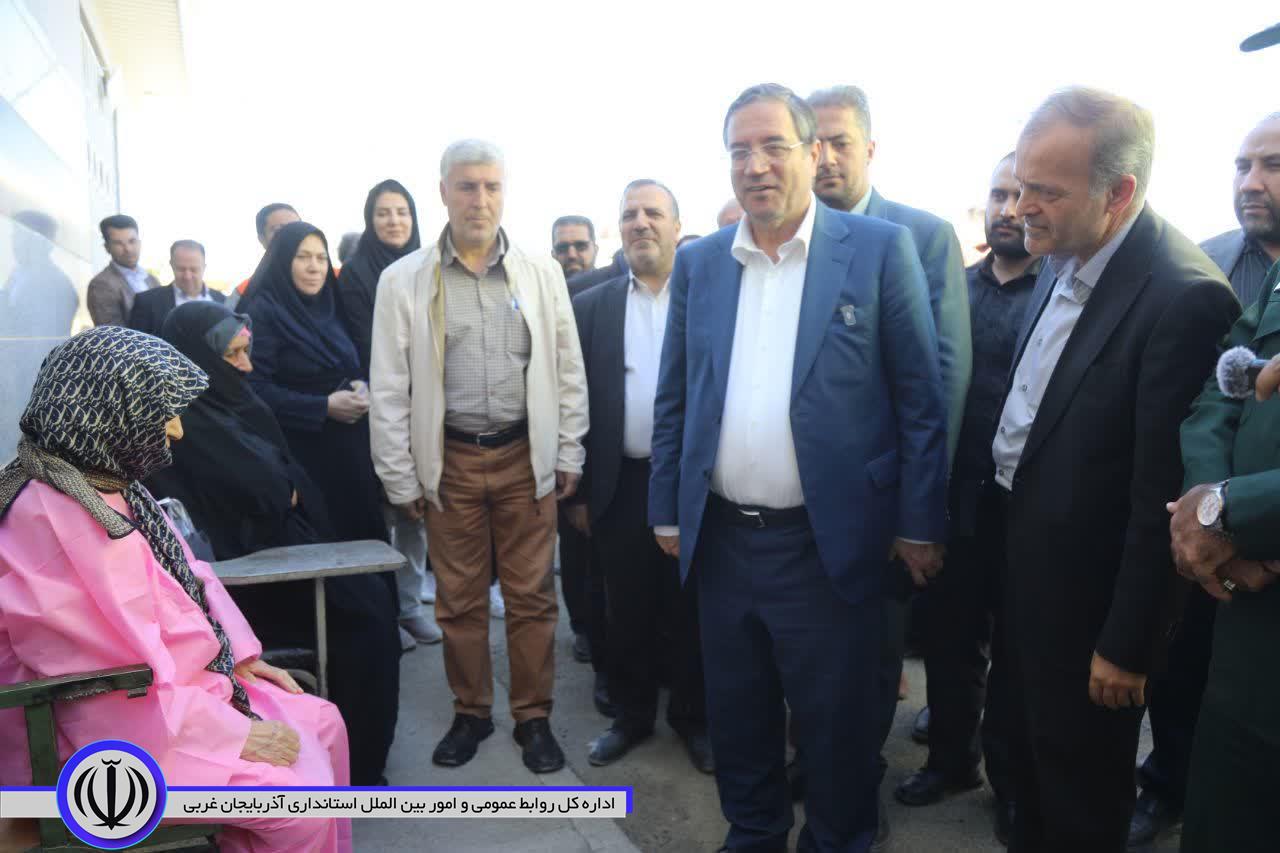 دیدار استاندار آذربایجانغربی با دکتر قاضیزاده هاشمی در نقده + تصاویر