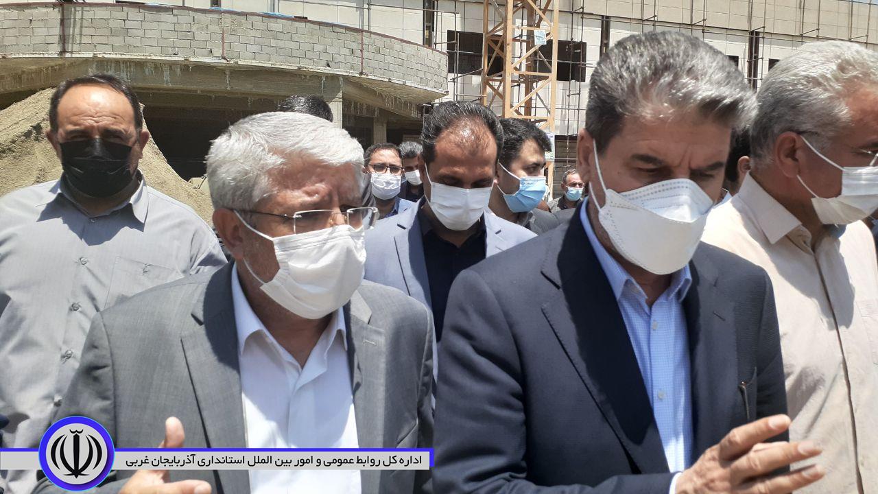 بازدید نایب رییس مجلس شورای اسلامی و استاندار آذربایجان غربی از روند اجرایی طرح توسعه بیمارستان امام(ره)