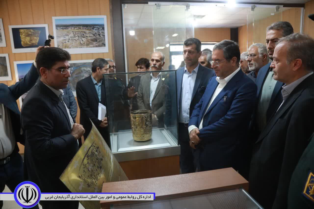 بازدید استاندار آذربایجانغربی از تپه تاریخی حسنلو نقده + تصاویر