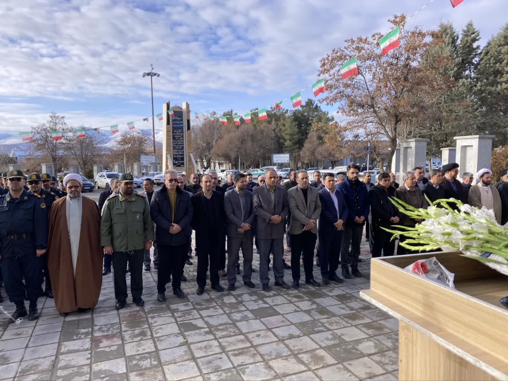 تجدید میثاق مسئولان شهرستان نقده با آرمانهای شهدا